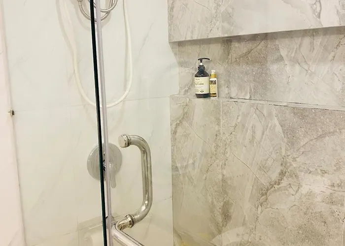 Stylish & Spacious Place Near Bgc Fast Wi-fi